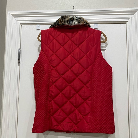 NWOT Casual Identity ladies red quilted vest removable animal print collar Large - Picture 4 of 8
